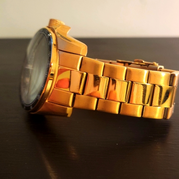 Armitron Mens Gold Chronograph - Picture 2 of 4